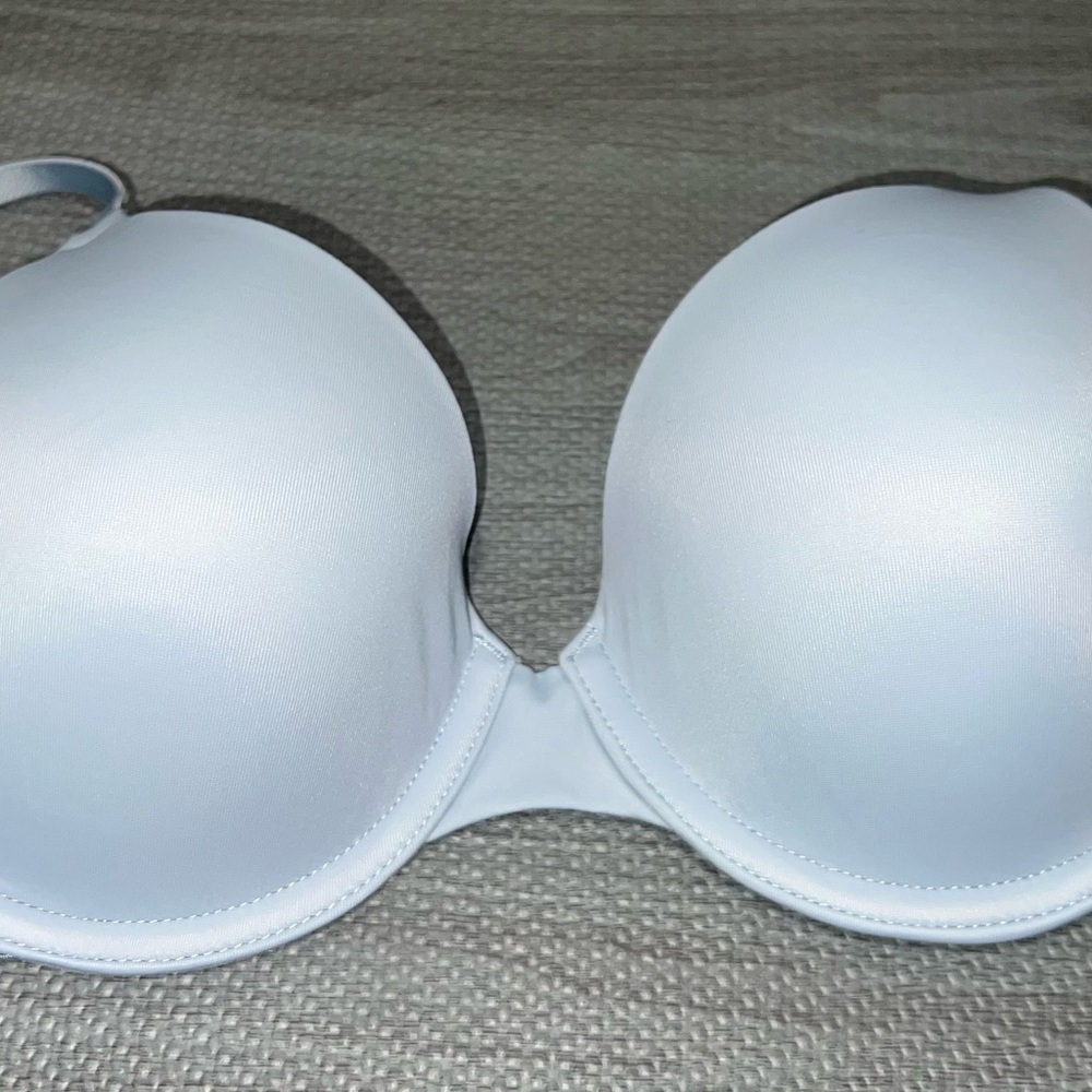 PINK Victoria's Secret Light Blue Bra BRAND NEW NEVER USED